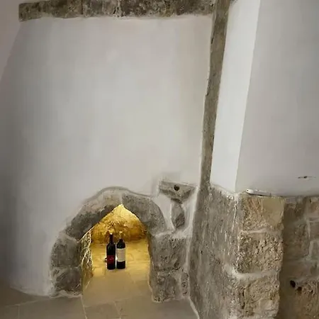 Old Trullo Casa Lucca וילה קרוביניו