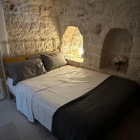 Old Trullo Casa Lucca קרוביניו
