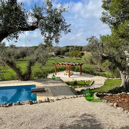 Old Trullo Casa Lucca וילה קרוביניו