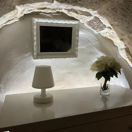 Old Trullo Casa Lucca * קרוביניו